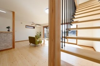 ＬＤＫ　階段　中野市の注文住宅　新築事例