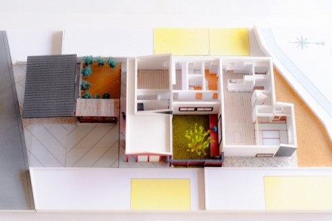 中野市の注文住宅　中庭のある家の模型