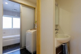 1階　子世帯　浴室　注文住宅の新築事例