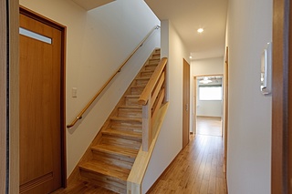 階段　注文住宅の新築事例