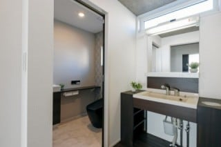 1階　トイレ・洗面化粧台　注文住宅の実例