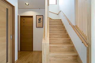 階段　飯山市の二世帯住宅　新築事例
