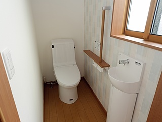 2階　トイレ　長野市の注文住宅　新築事例